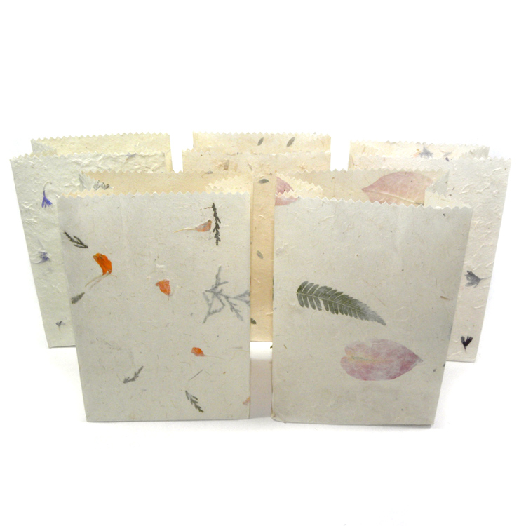 Windlichten 'flora' met echte bloemen en blaadjes